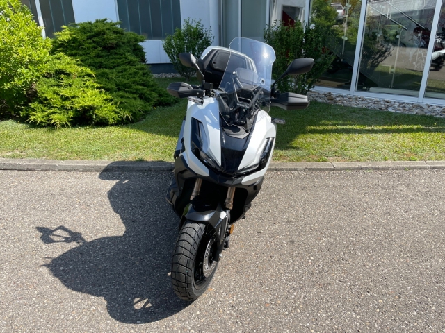 Honda - ADV 350 mit SMART Box