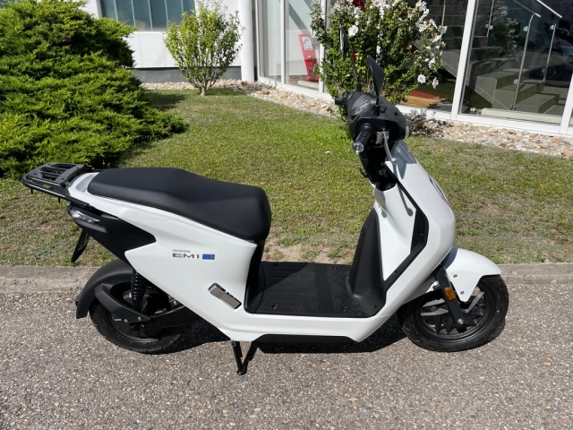 Honda - EM1 e