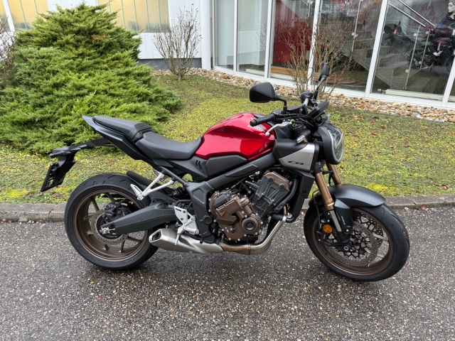 Honda - CB 650R E-CLUTCH