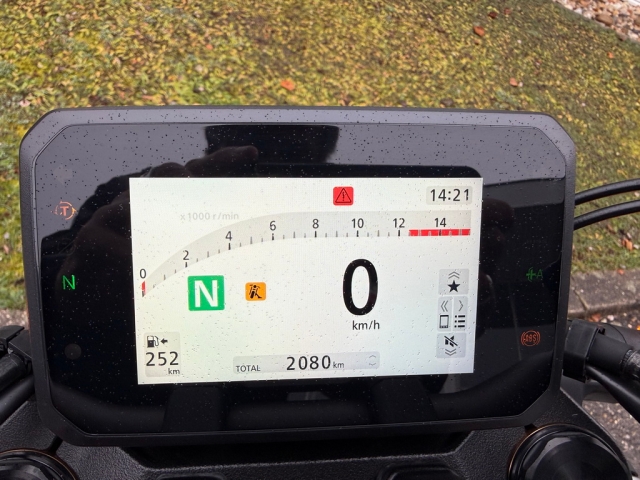 Honda - CB 650R E-CLUTCH