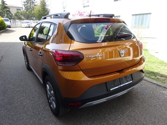Dacia - SANDERO STEPWAY ESSENTIAL TCe 90 (1SEM6)