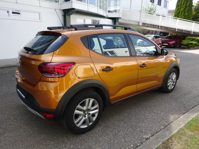 Dacia - SANDERO STEPWAY ESSENTIAL TCe 90 (1SEM6)