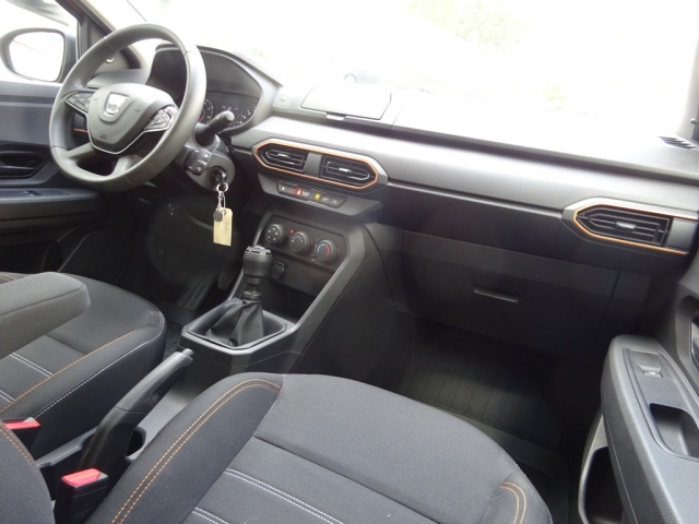 Dacia - SANDERO STEPWAY ESSENTIAL TCe 90 (1SEM6)