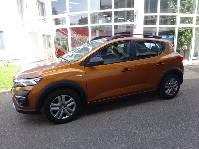 Dacia - SANDERO STEPWAY ESSENTIAL TCe 90 (1SEM6)