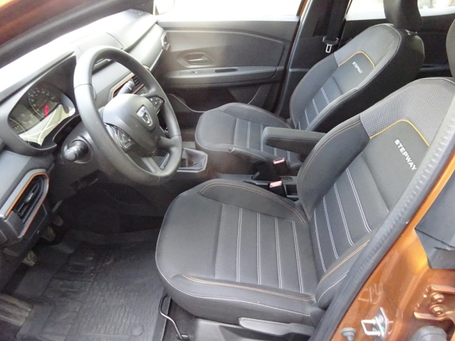 Dacia - SANDERO STEPWAY ESSENTIAL TCe 90 (1SEM6)
