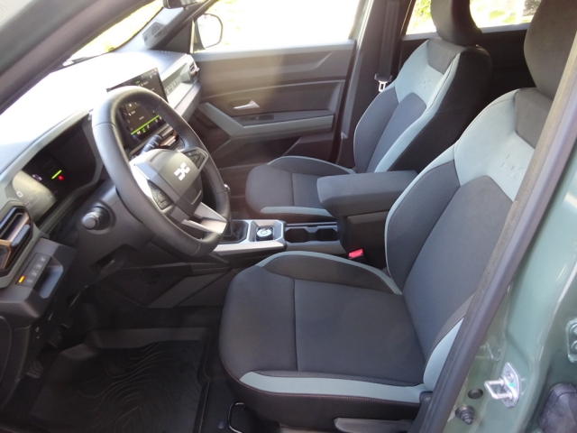 Dacia - DUSTER EXTREME MILD HYBRID 130 4X4