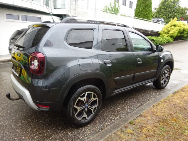 Dacia - DUSTER CELEBRATION TCe 150 PF 4WD (3SA3X)