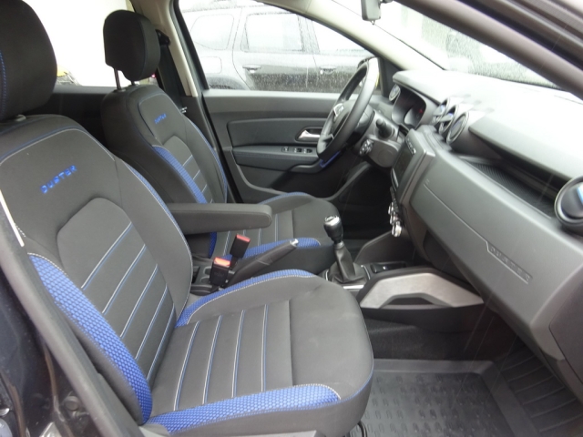 Dacia - DUSTER CELEBRATION TCe 150 PF 4WD (3SA3X)