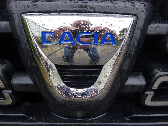 Dacia - DUSTER CELEBRATION TCe 150 PF 4WD (3SA3X)