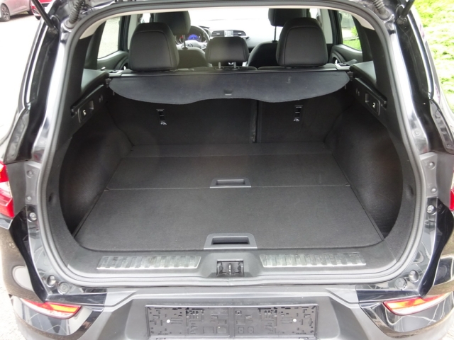 Renault - KADJAR INTENS BLUE dCi 115 (3IA6)