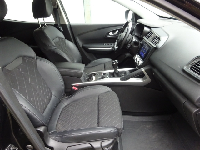 Renault - KADJAR INTENS BLUE dCi 115 (3IA6)