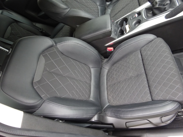 Renault - KADJAR INTENS BLUE dCi 115 (3IA6)