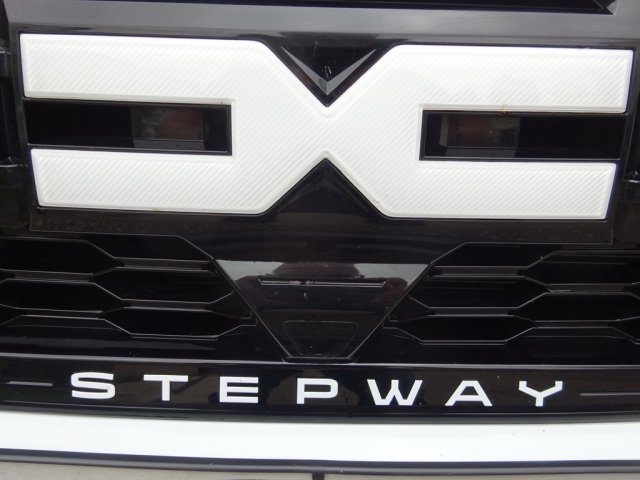 Dacia - SANDERO Stepway Essential TCe 90