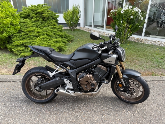 Honda - CB 650R E-CLUTCH
