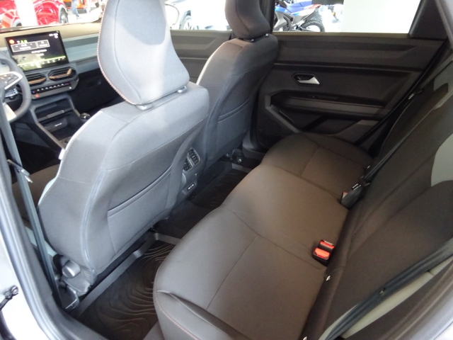 Dacia - BIGSTER EXTREME MILD HYBRID 130 4X4