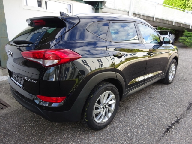 Hyundai - TUCSON 1,7 CRDi Business DCT