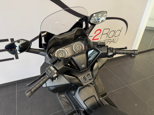 Honda - FORZA 125 mit SMART Top-Box