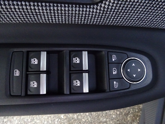 Renault - RENAULT 4 E-TECH ELECTRIC Iconic 150 PS comfort range