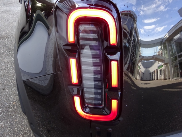 Renault - RENAULT 4 E-TECH ELECTRIC Iconic 150 PS comfort range