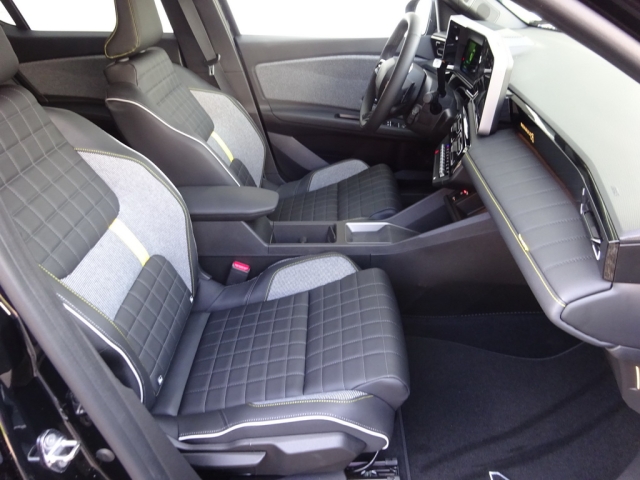 Renault - RENAULT 4 E-TECH ELECTRIC Iconic 150 PS comfort range