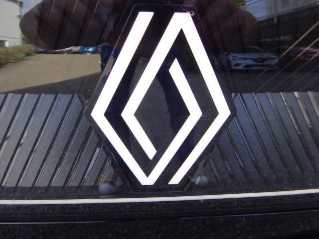 Renault - RENAULT 4 E-TECH ELECTRIC Iconic 150 PS comfort range