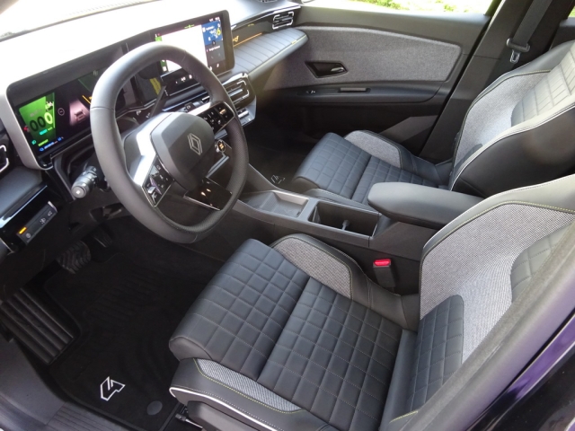 Renault - RENAULT 4 E-TECH ELECTRIC Iconic 150 PS comfort range
