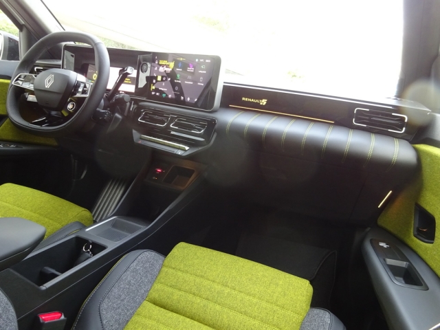 Renault - 5 E-TECH ELECTRIC ICONIC FIVE 150PS COMFORT RANGE
