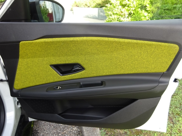 Renault - 5 E-TECH ELECTRIC ICONIC FIVE 150PS COMFORT RANGE