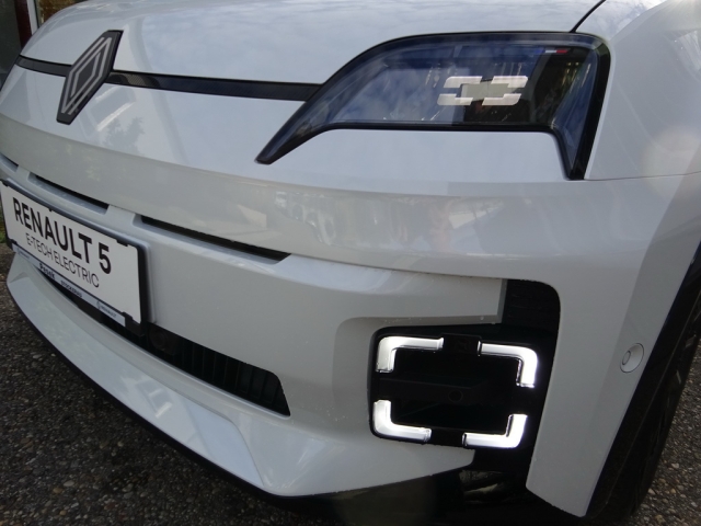 Renault - 5 E-TECH ELECTRIC ICONIC FIVE 150PS COMFORT RANGE