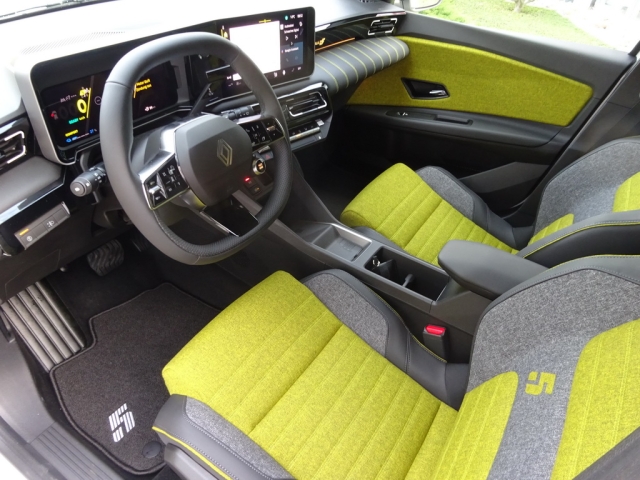 Renault - 5 E-TECH ELECTRIC ICONIC FIVE 150PS COMFORT RANGE