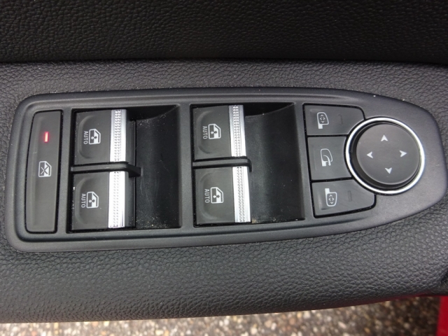 Renault - CAPTUR INTENS TCe 100