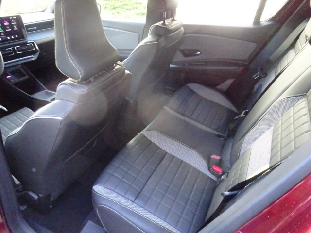Renault - RENAULT 4 E-TECH ELECTRIC Iconic 150 PS comfort range