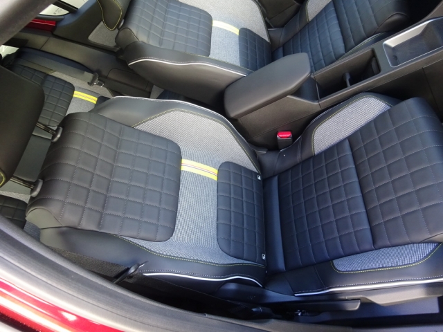 Renault - RENAULT 4 E-TECH ELECTRIC Iconic 150 PS comfort range