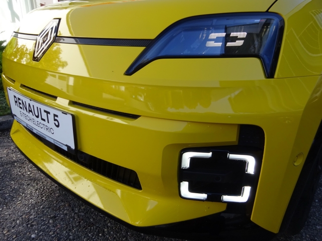 Renault - RENAULT 5 E-TECH ELECTRIC Iconic Five 150 PS comfort range
