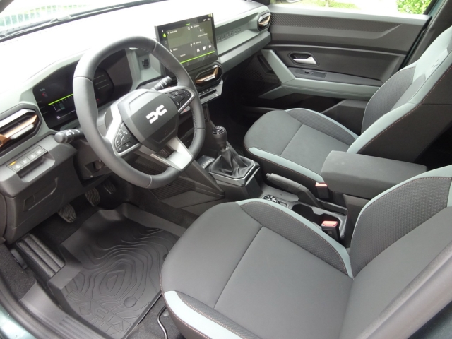 Dacia - DUSTER EXTREME MILD HYBRID 130 4X4