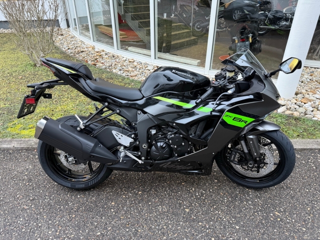 Kawasaki - NINJA ZX-6R