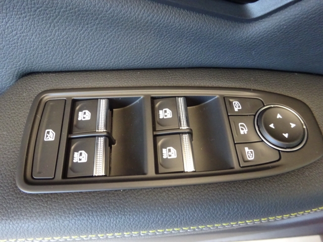 Renault - SCENIC E-TECH ELECTRIC ICONIC 220 PS LONG RANGE