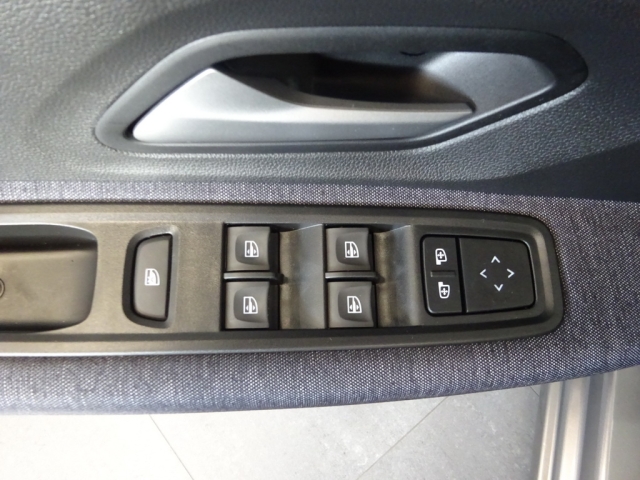 Dacia - SANDERO EXPRESSION TCe 100