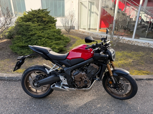 Honda - CB 650R E-CLUTCH