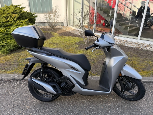 Honda - SH 150i mit SMART Top-Box