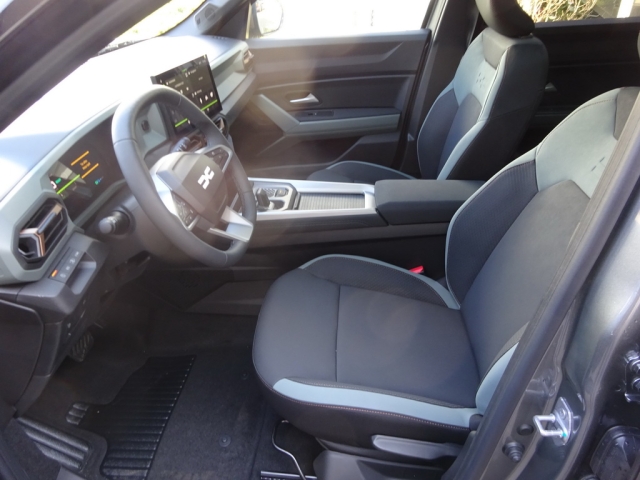 Dacia - BIGSTER EXTREME HYBRID 155