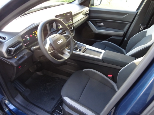 Dacia - BIGSTER Journey Hybrid 155