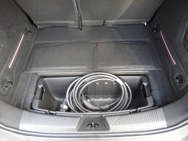 Renault - RENAULT 4 E-TECH ELECTRIC Techno 150 PS comfort range