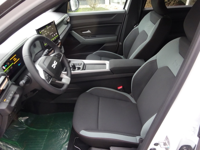 Dacia - BIGSTER EXTREME HYBRID 155