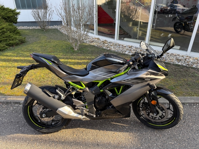 Kawasaki - NINJA 125