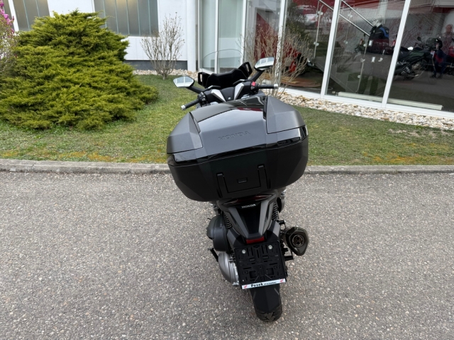 Honda - Forza 300 mit SMART Top-Box