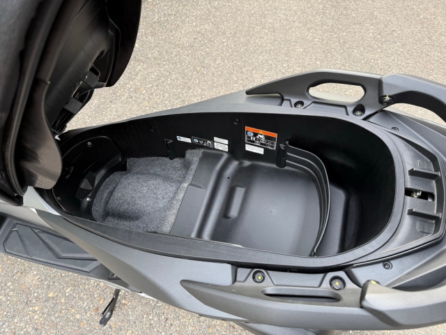 Honda - Forza 300 mit SMART Top-Box