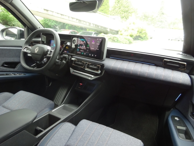 Renault - RENAULT 4 E-TECH ELECTRIC Techno 150 PS comfort range