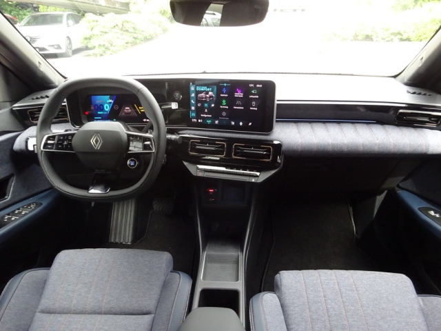 Renault - RENAULT 4 E-TECH ELECTRIC Techno 150 PS comfort range