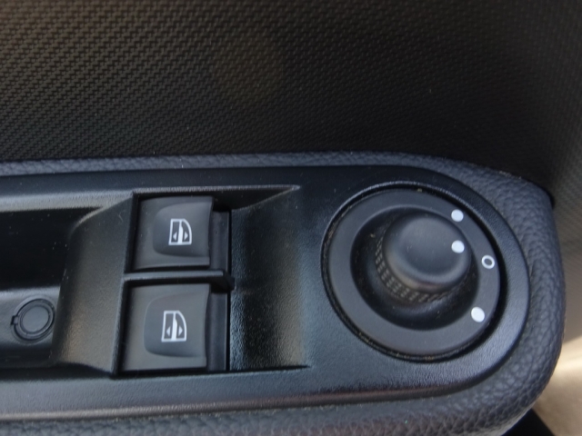 Renault - TWINGO III La Parisienne TCe 90 EDC EURO6-b